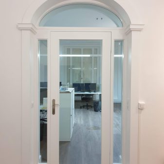 porte-haussmannienne intérieur cintrée axe menuiserie