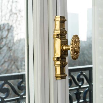 cremone-fenetre-sur-mesure-5