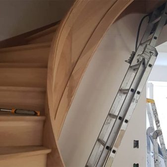 escalier-en-bois-sur-mesure-1-axe-menuiserie